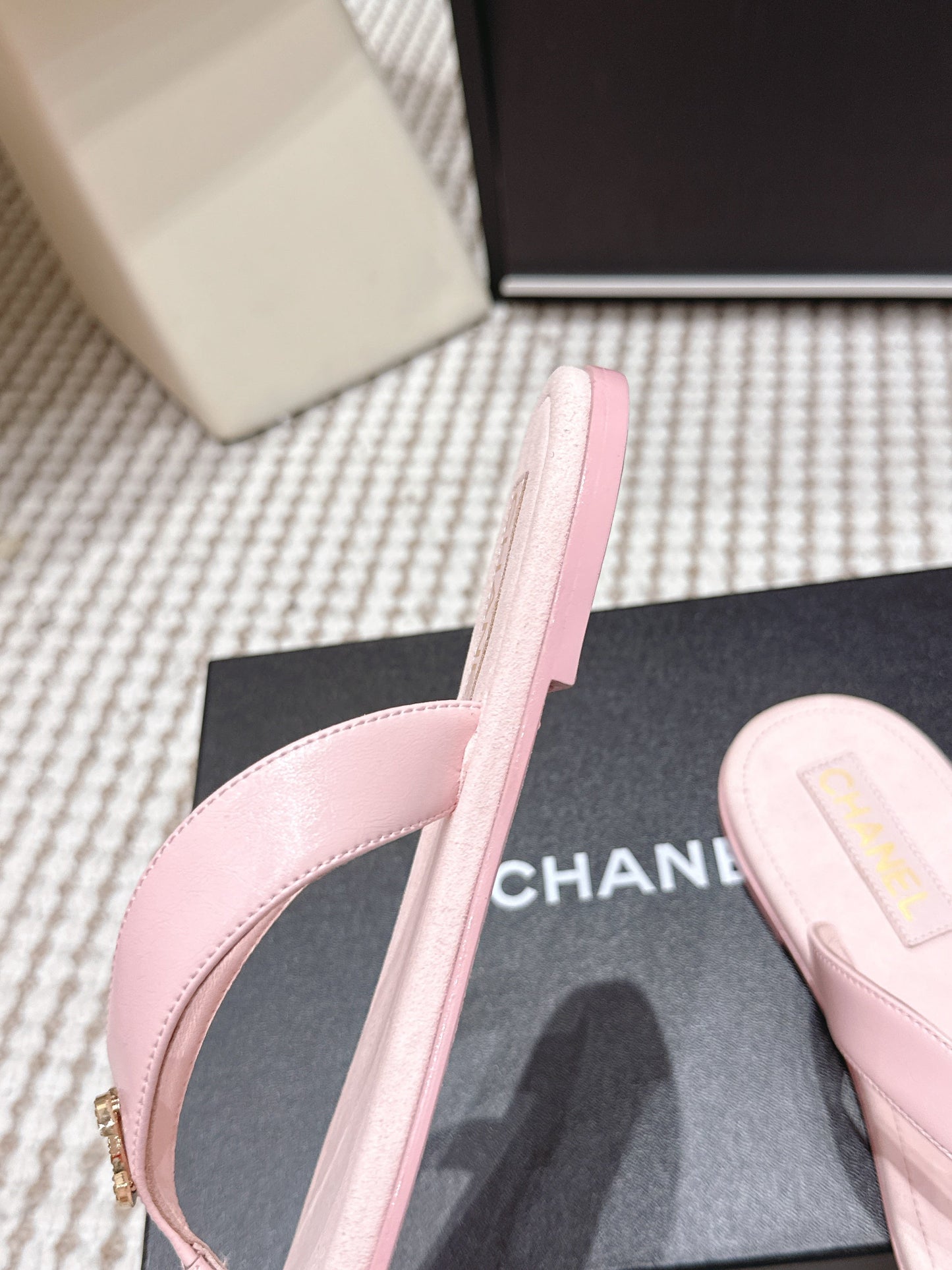 CC 26s Thong Sandals Light Pink Suede Sheepskin 632355