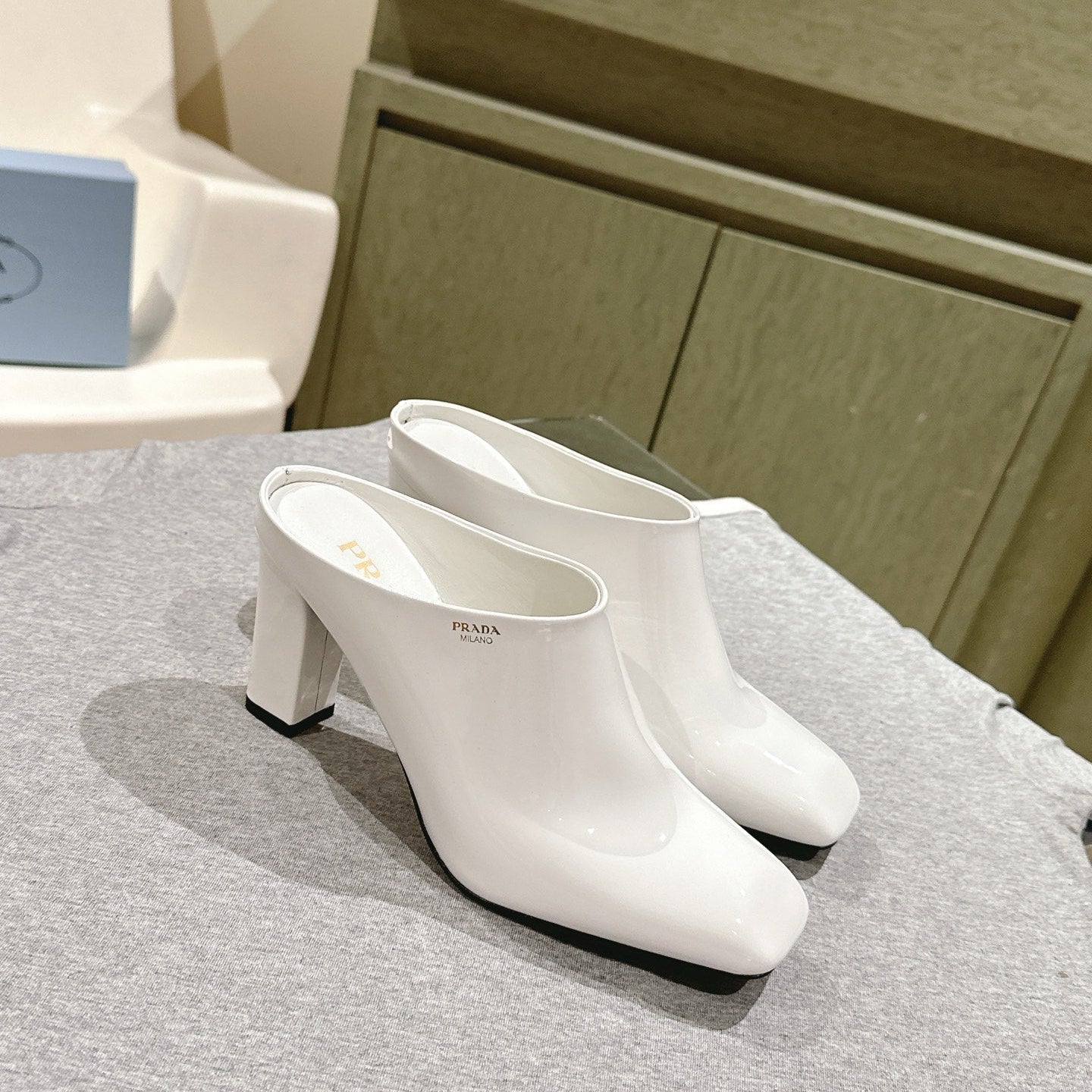 PRA 2026S High Heel Mule 75 White Patent Leather 657677