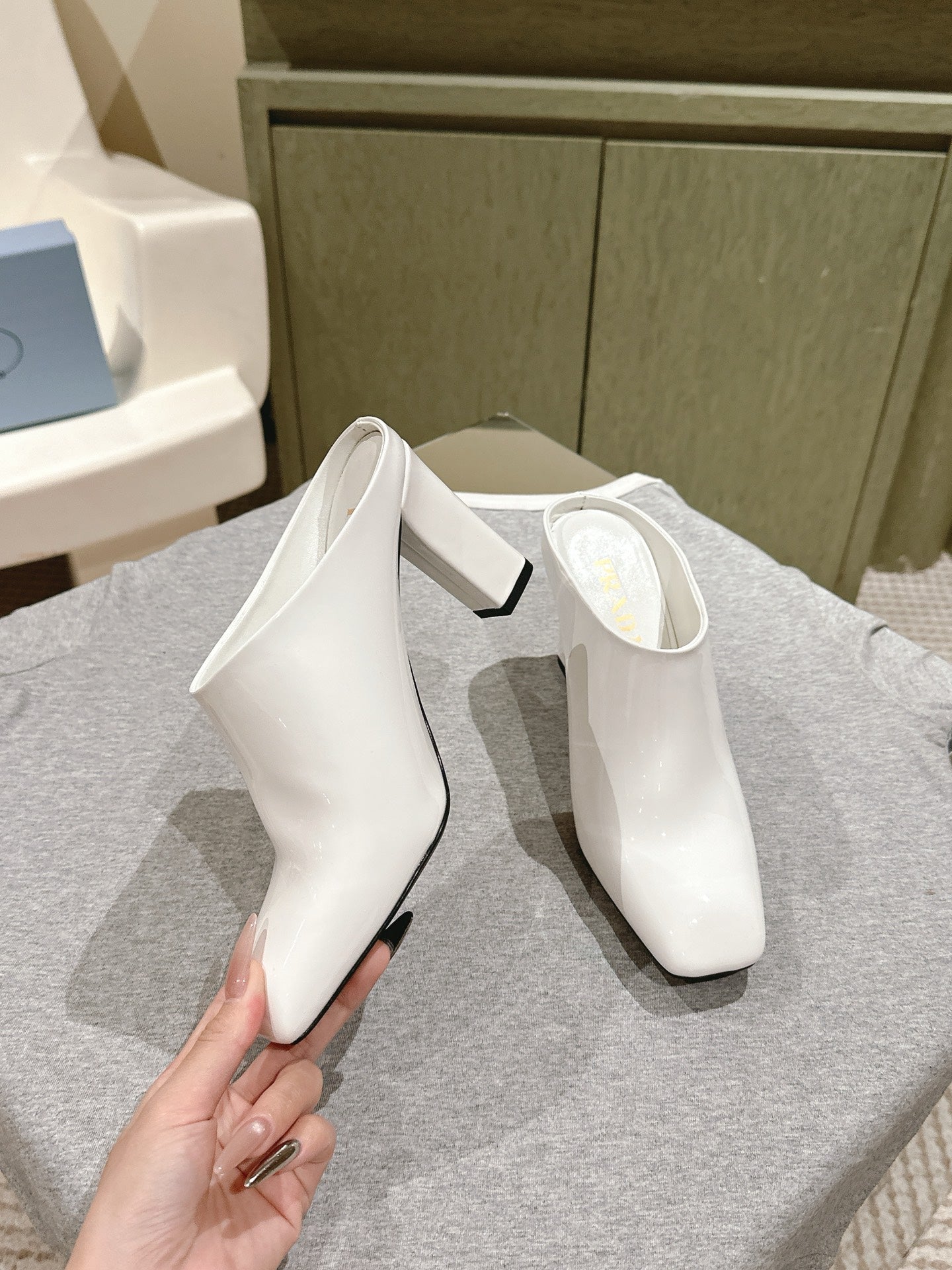 PRA 2026S High Heel Mule 75 White Patent Leather 657677