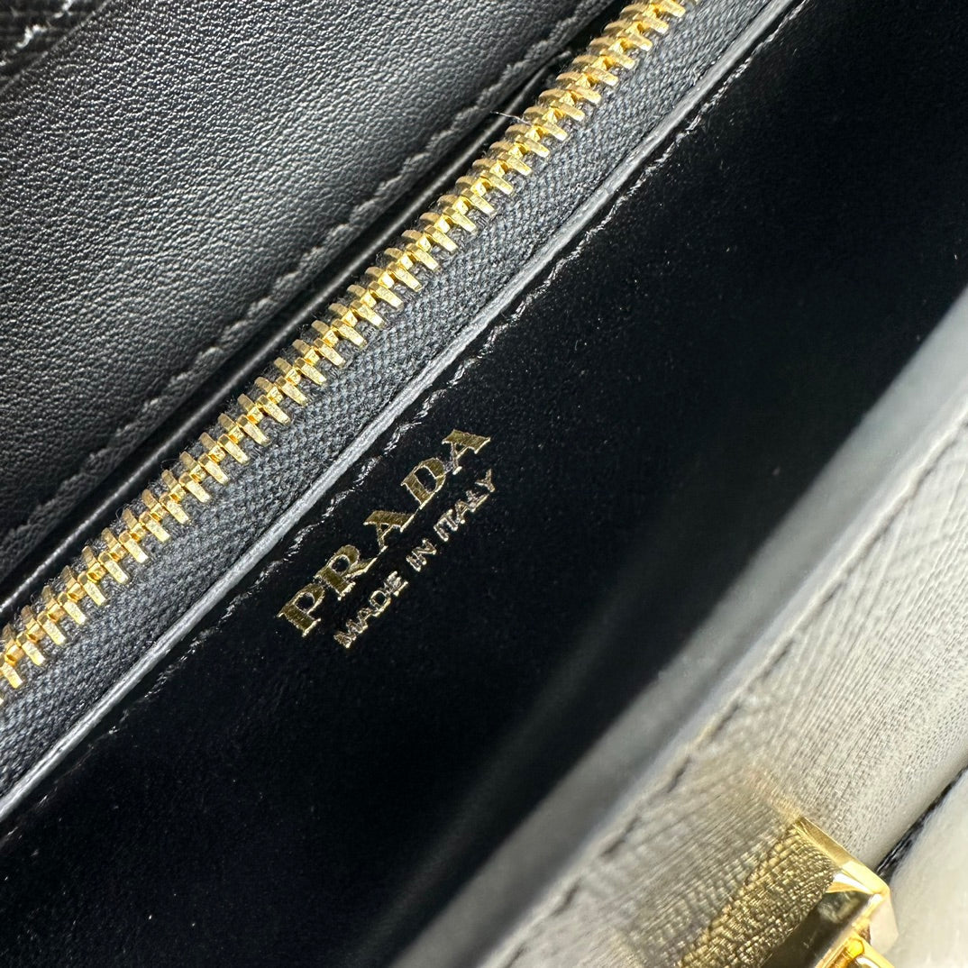 Prada 2026 Embleme Shoulder Bag 24.5cm Calfskin