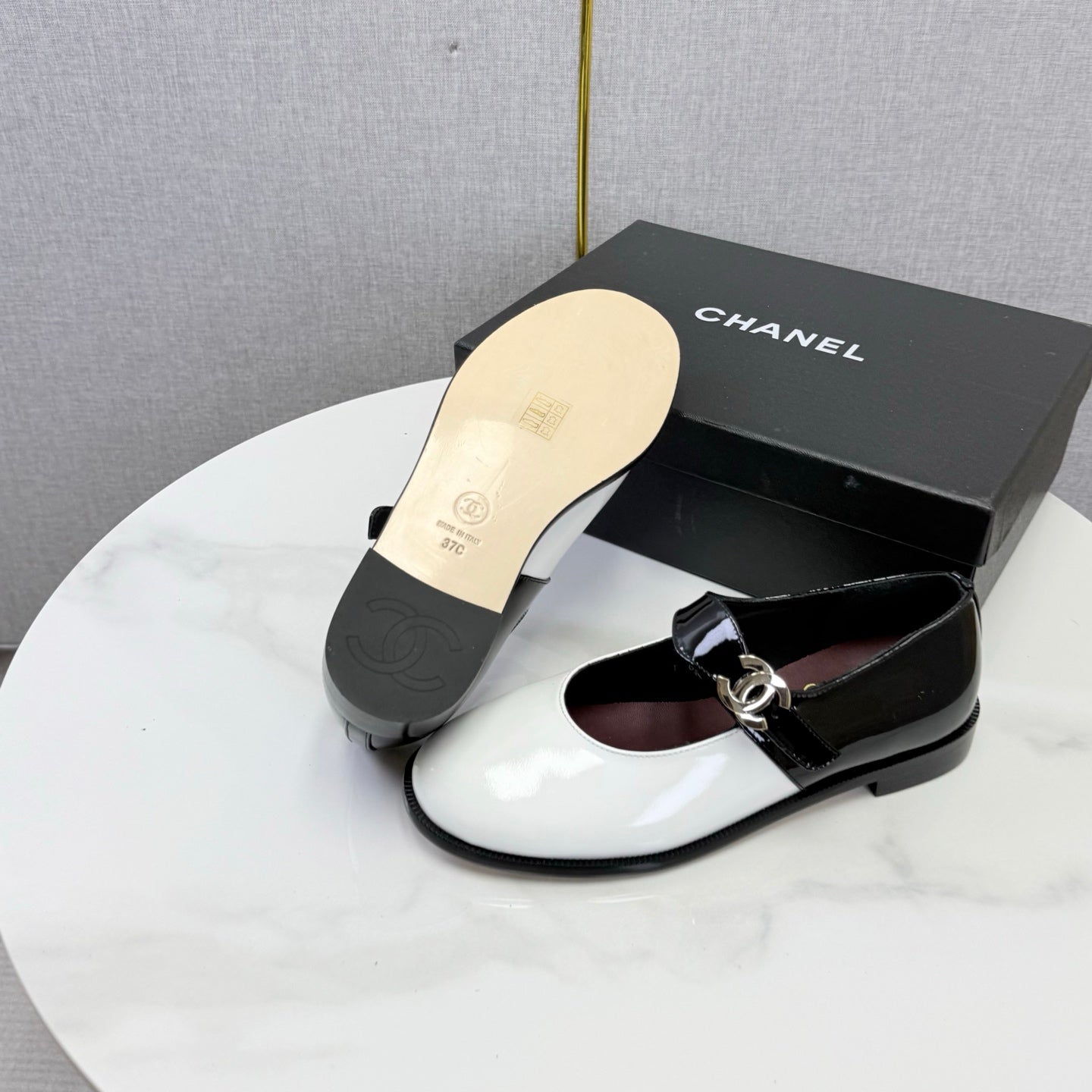 Chanel 2026 Ballet Flat Glossy Leather 904496