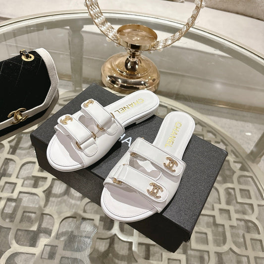 CC 26s Buckle Sandals White Sheepskin 627076