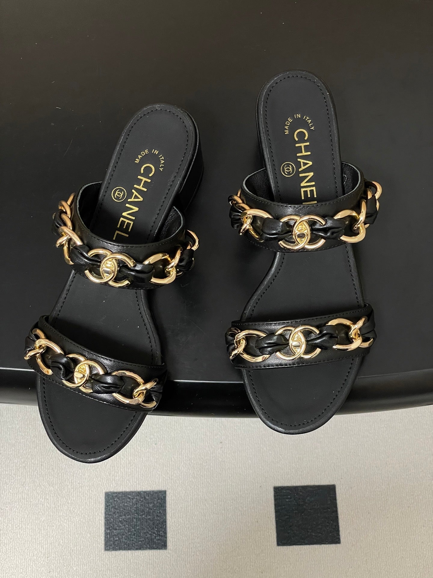 CC 26s Chunky Heels Sandals 55 Black Sheepskin 649471
