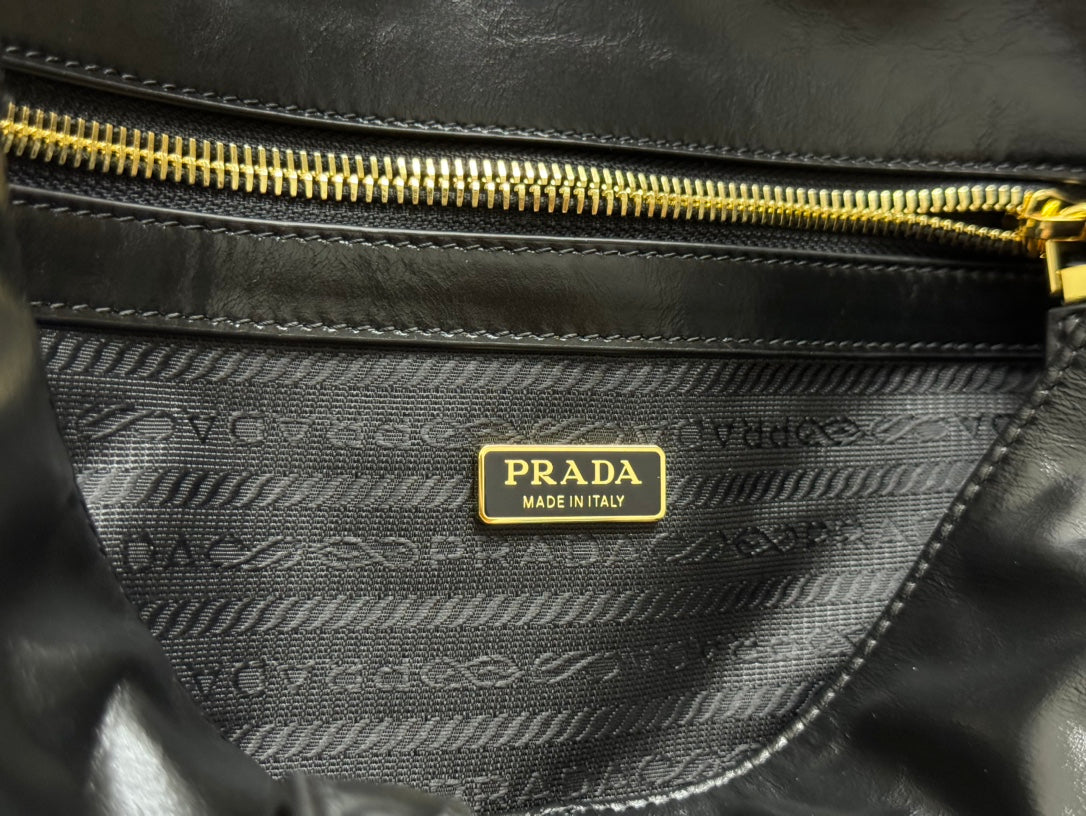 Prada 2026 Shoulder Bag 31cm Black Leather 345568