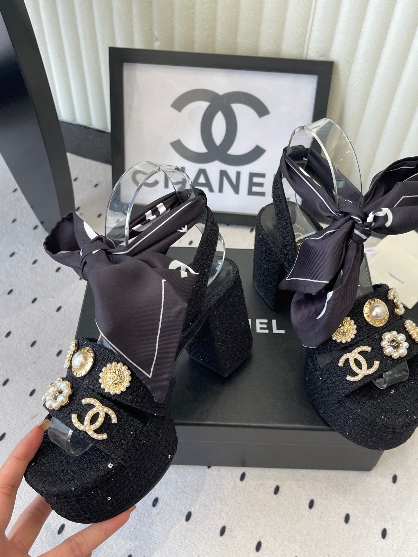 CC 26s Platform Sandals 75 Black Tweed Mixed Gold Charm 650088
