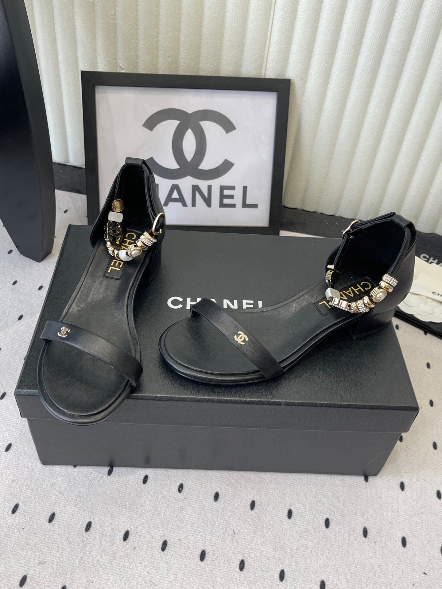 CC 26s Sandals 35 Black Sheepskin 650102