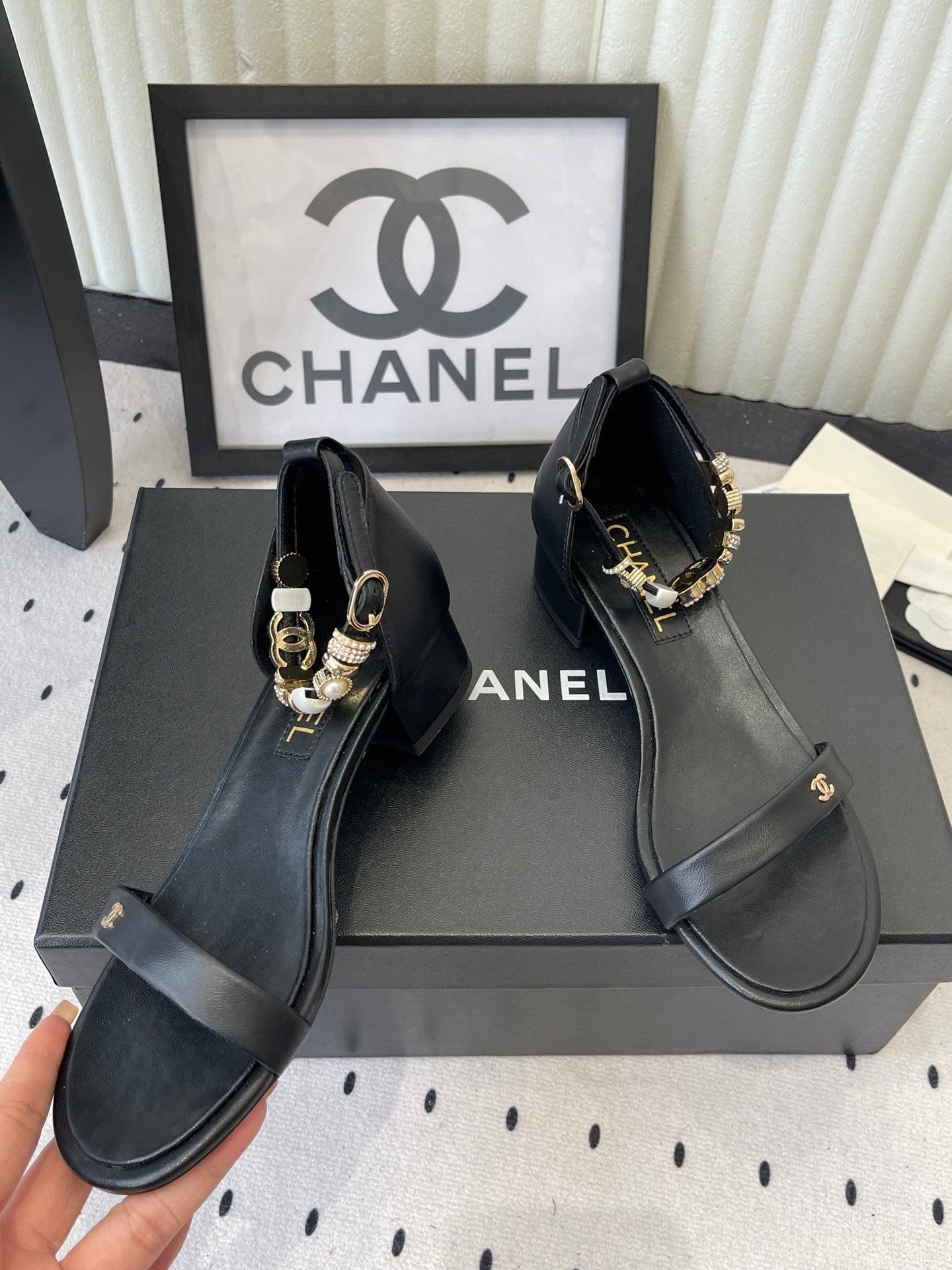 CC 26s Sandals 35 Black Sheepskin 650102