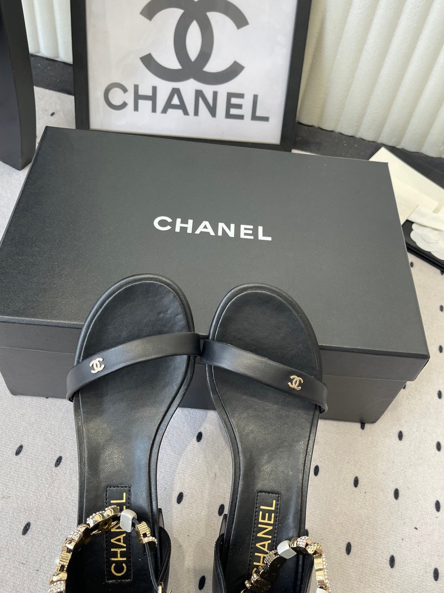 CC 26s Sandals 35 Black Sheepskin 650102