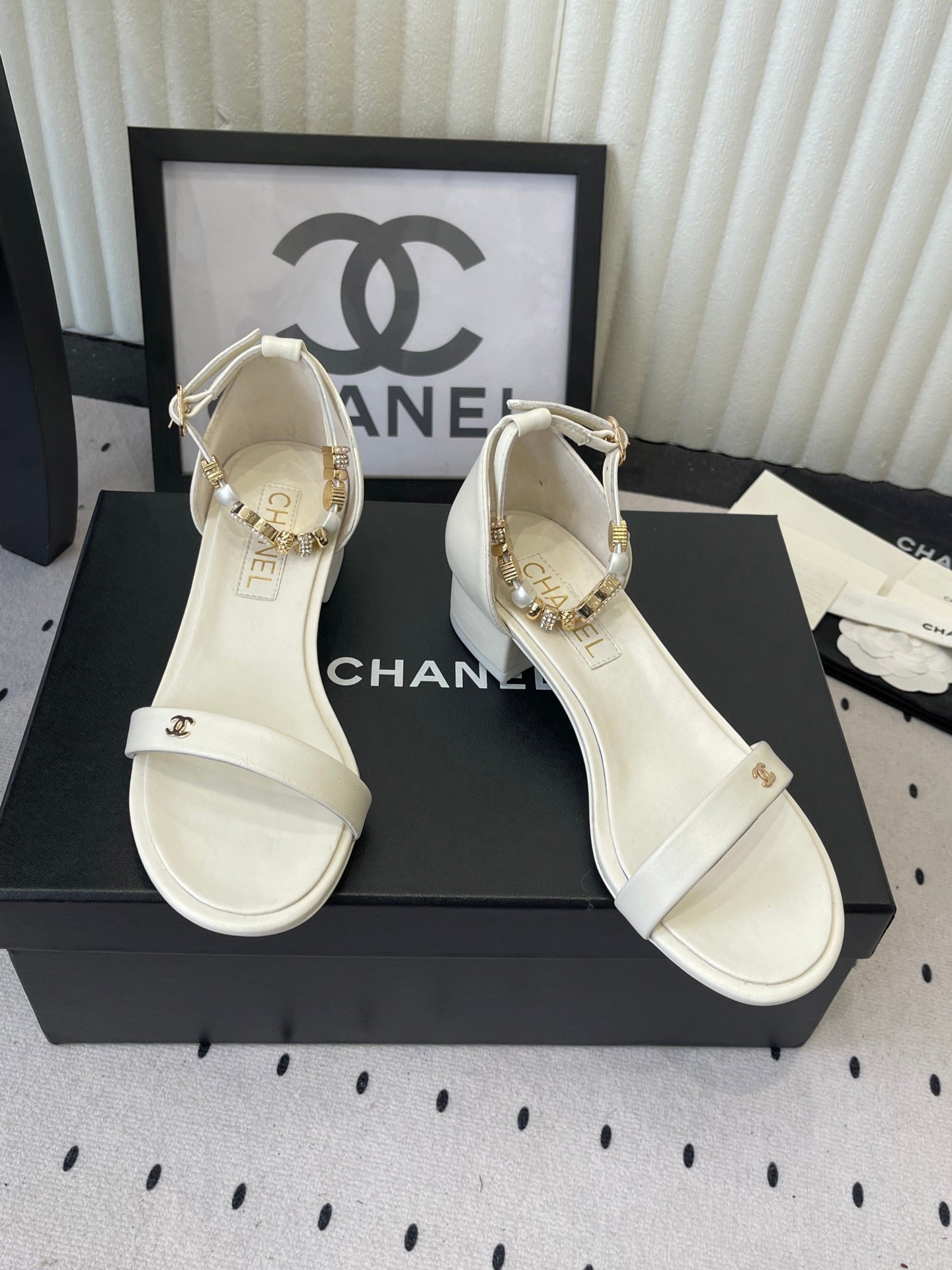 CC 26s Sandals 35 White Sheepskin 650105