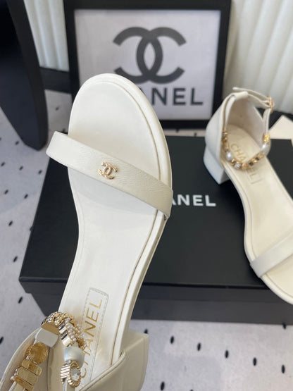 CC 26s Sandals 35 White Sheepskin 650105