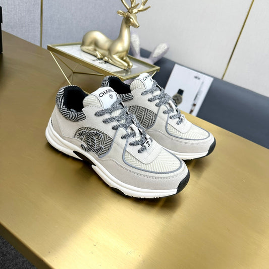 CC 2026 Casual Sneakers Ivory Black Suede 668049